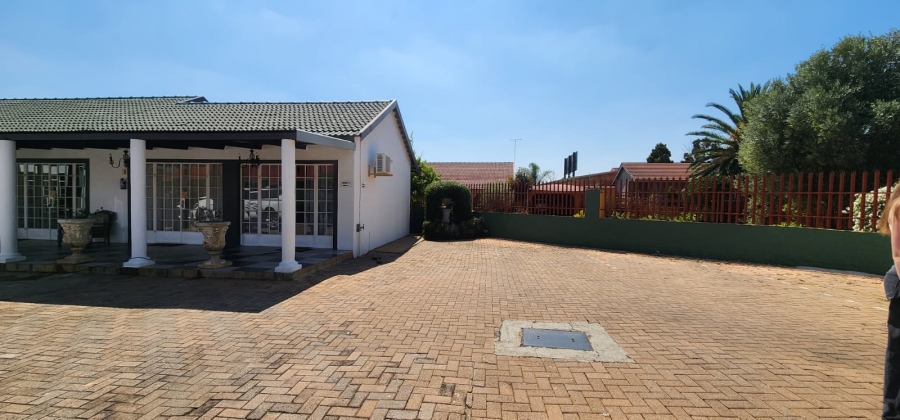 7 Bedroom Property for Sale in Stilfontein Ext 4 North West